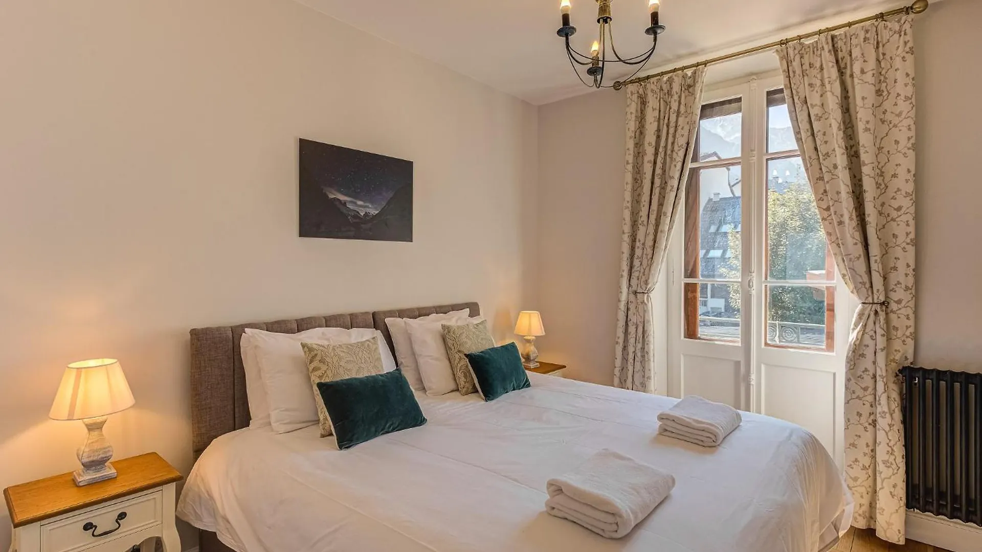 Apartment Aiguille Du Midi Central Chamonix - Alpes Travel - Sleeps 6