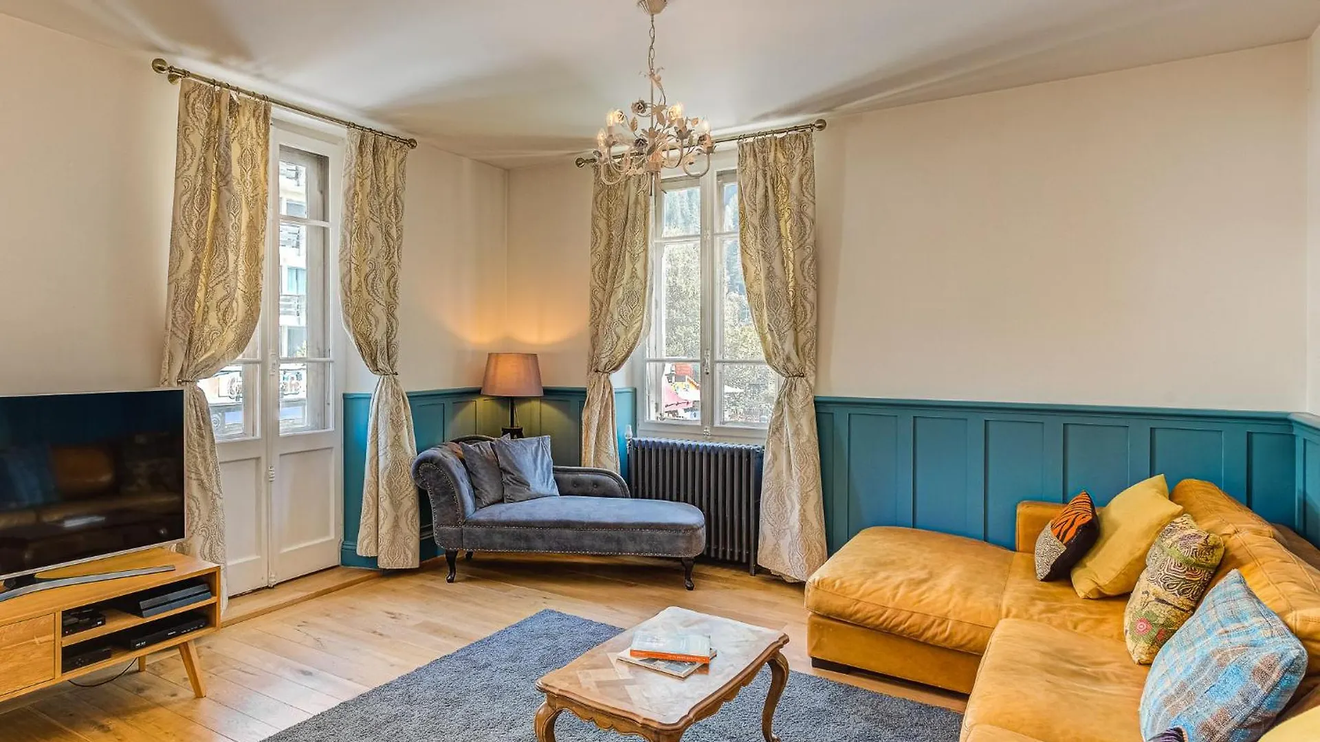 Apartment Aiguille Du Midi Central Chamonix - Alpes Travel - Sleeps 6