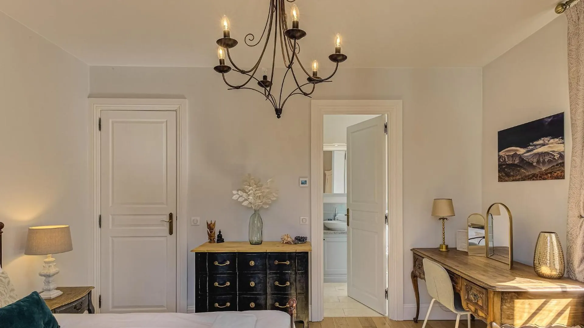 Apartment Aiguille Du Midi Central Chamonix - Alpes Travel - Sleeps 6