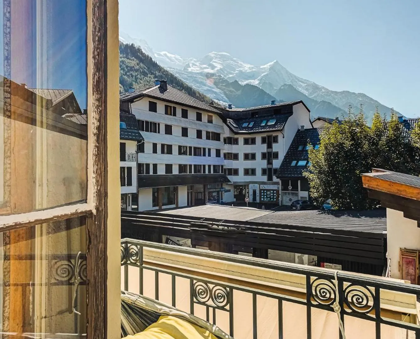 Apartment Aiguille Du Midi Central Chamonix - Alpes Travel - Sleeps 6