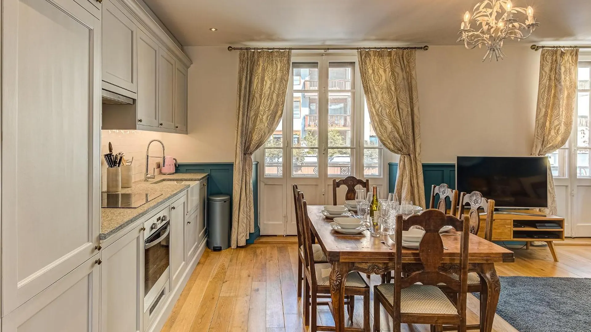 Apartment Aiguille Du Midi Central Chamonix - Alpes Travel - Sleeps 6 0*,
